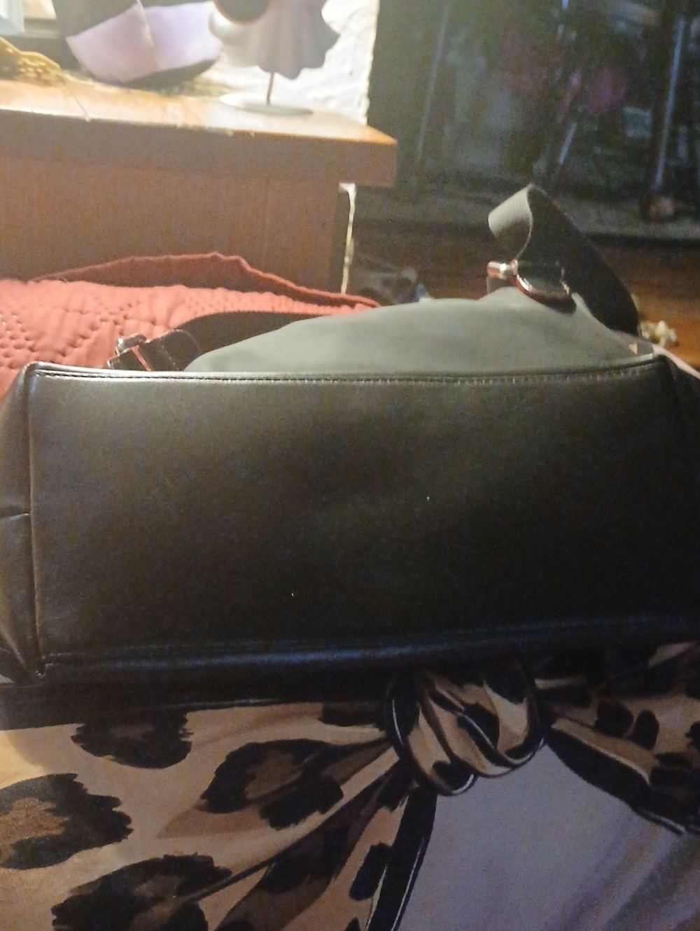 Lodis Black Crossbody Bag - Sleek Everyday Carry